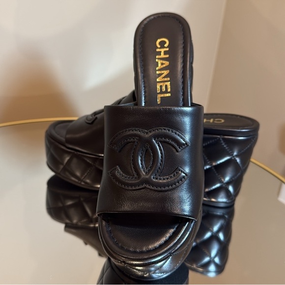 CHANEL DAD 25A CC logo Quilted Lambskin leather Platform Mules Sz 39 - Picture 11 of 17